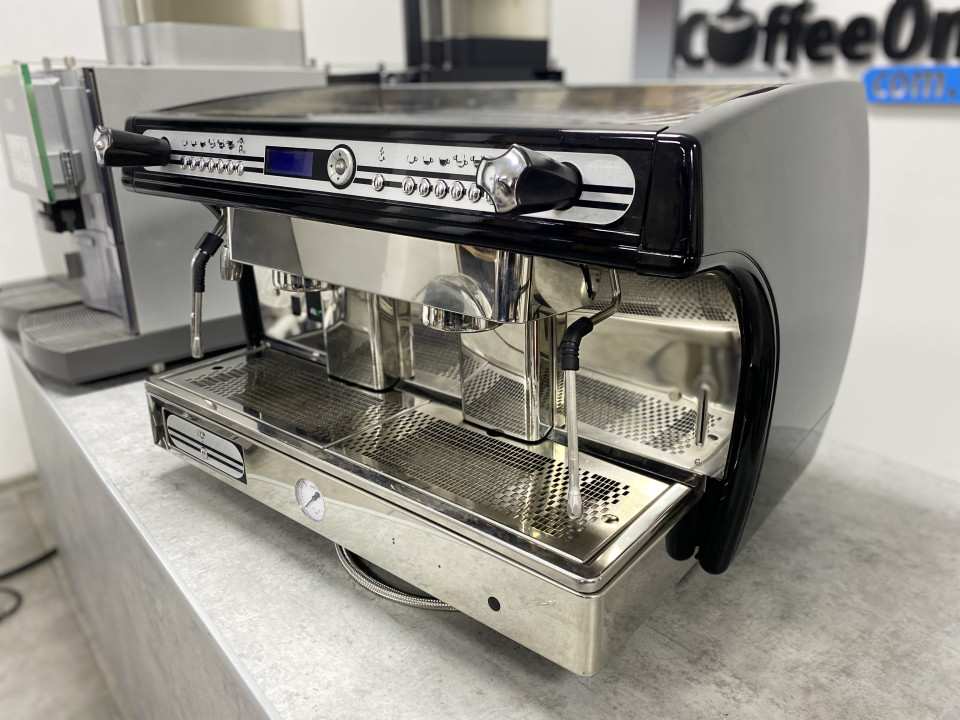 Професионална кафемашина Astoria Gloria Multiboiler използвани 