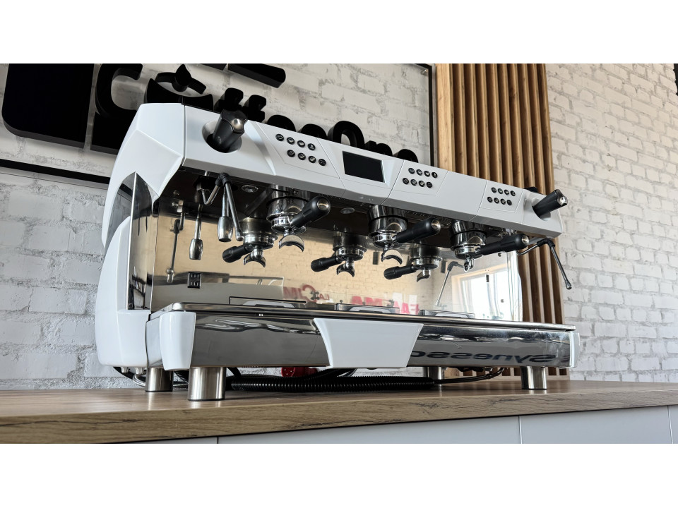Professionele koffiemachine Astoria Plus 4 You 3GR gebruikt