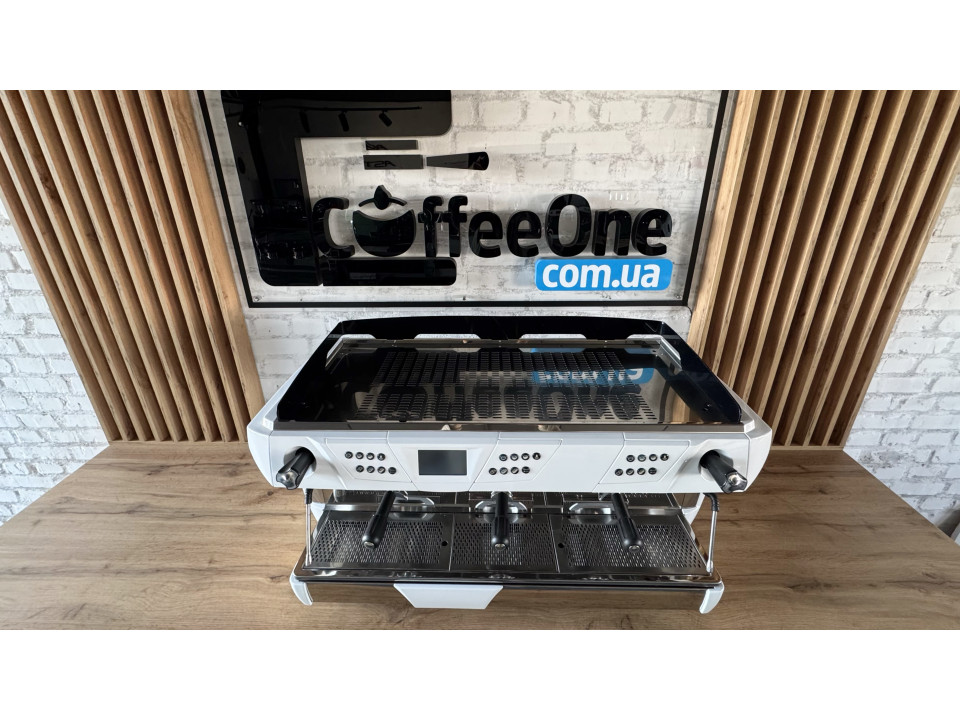 Professionele koffiemachine Astoria Plus 4 You 3GR gebruikt