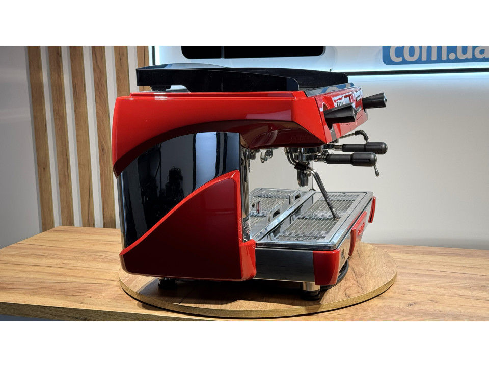 Professionele koffiemachine voor bars en cafés Astoria Plus 4 You 2GR Multiboiler gebruikt