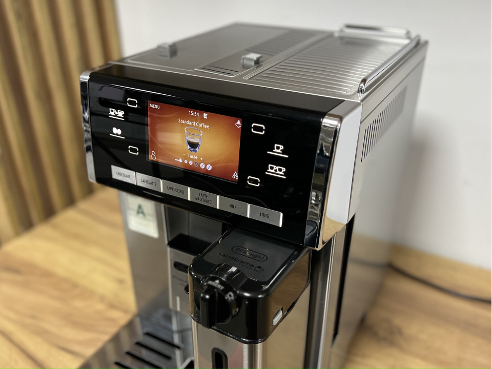 Použitý kávovar DeLonghi ESAM 6904 M PrimaDonna Exclusive