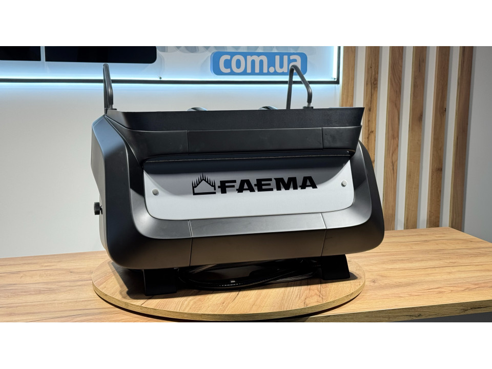 Gebruikte professionele Faema E71E 2GR koffiemachine