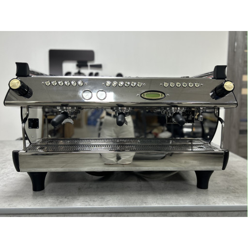 Professzionális kávéfőző La Marzocco GB5 3GR — használt