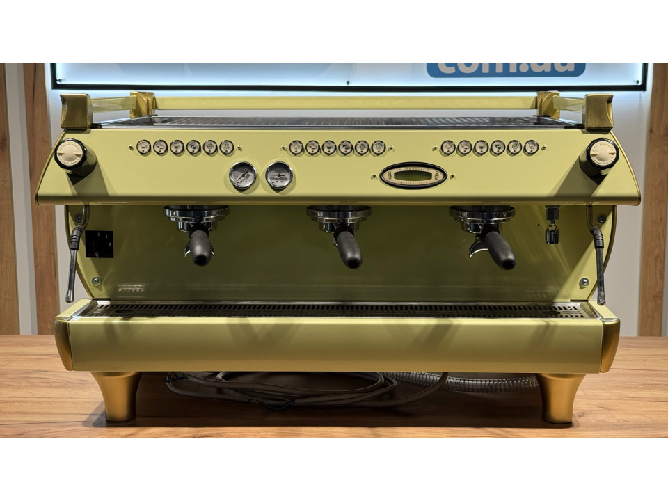 Professionele koffiemachine La Marzocco GB5 3GR tweedehands