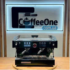 Professionele koffiemachine La Marzocco Linea PB AV 2GR — nieuw