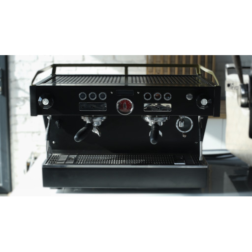 Profesionálny kávovar La Marzocco Linea PB 2GR pre bary a kaviarne — použité