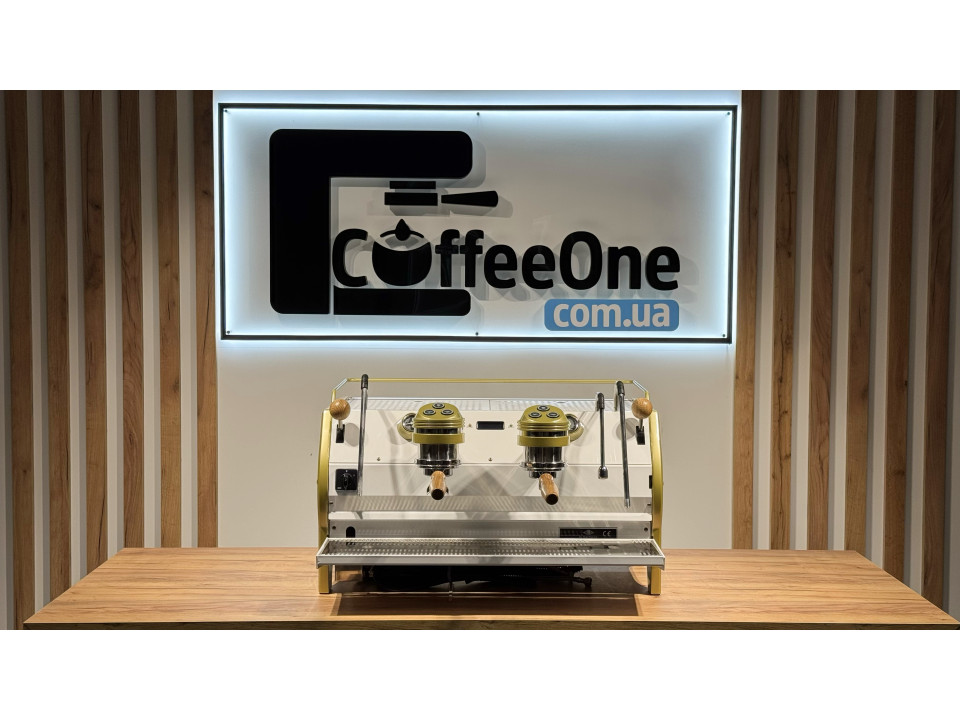 Professionele koffiemachine voor bars en cafés La Marzocco Strada AV 2GR gebruikt
