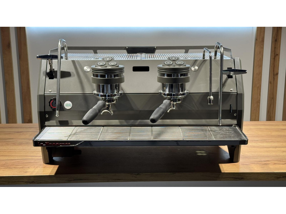 Professionele koffiemachine voor bars en cafés La Marzocco Strada AV 2GR