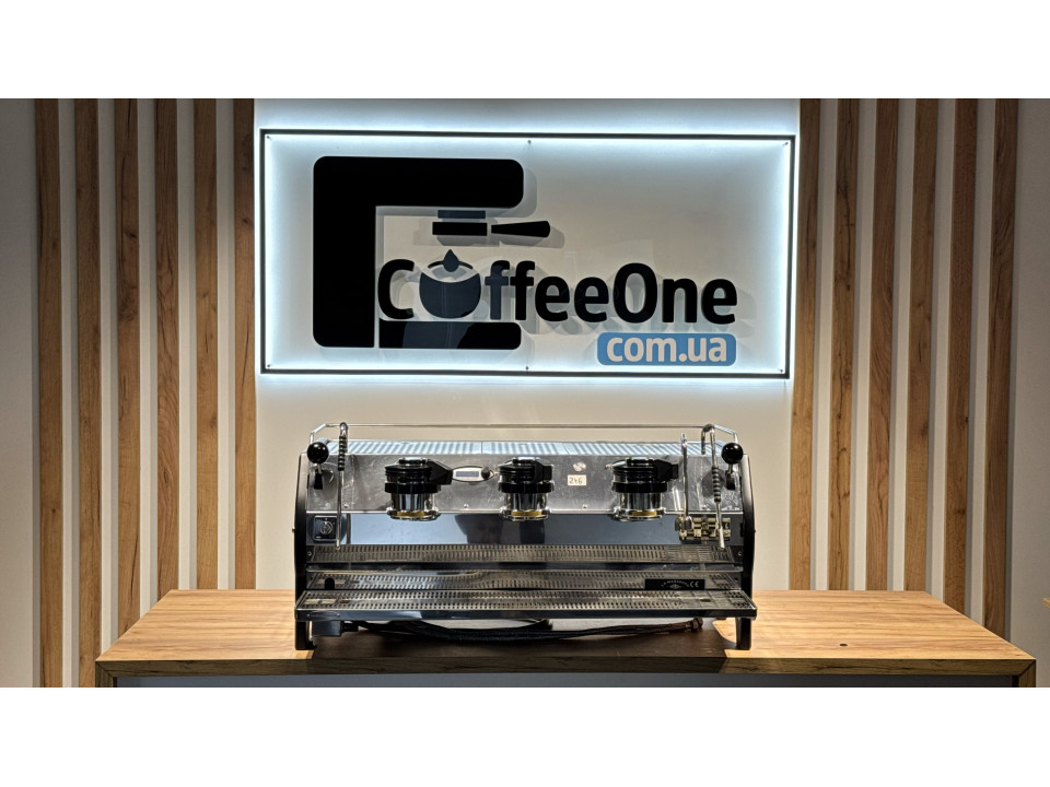 Professionele koffiemachine voor bars en cafés La Marzocco Strada EP 3GR gebruikt