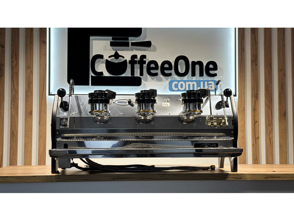 Professionele koffiemachine voor bars en cafés La Marzocco Strada EP 3GR gebruikt