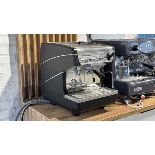 Kávéfőző Nuova Simonelli Appia 1Gr High Group — használt
