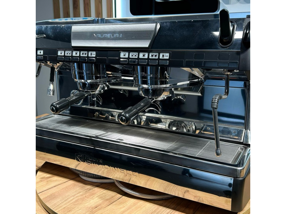 Professionele koffiemachine Nuova Simonelli Aurelia 2GR gebruikt