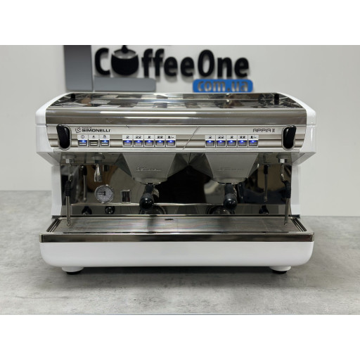 Profesionálny kávovar Nuova Simonelli Appia II 2GR — použité