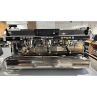 Professionele koffiemachine Nuova Simonelli Aurelia 3GR voor bars en cafés — gebruikt