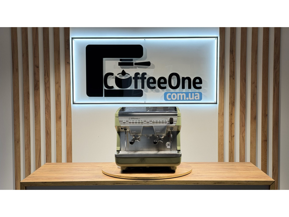 Gebruikte Nuova Simonelli Appia Life Compact 2GR koffiezetapparaat