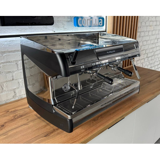 Профессиональная кофемашина Nuova Simonelli Aurelia 2GR — б/у