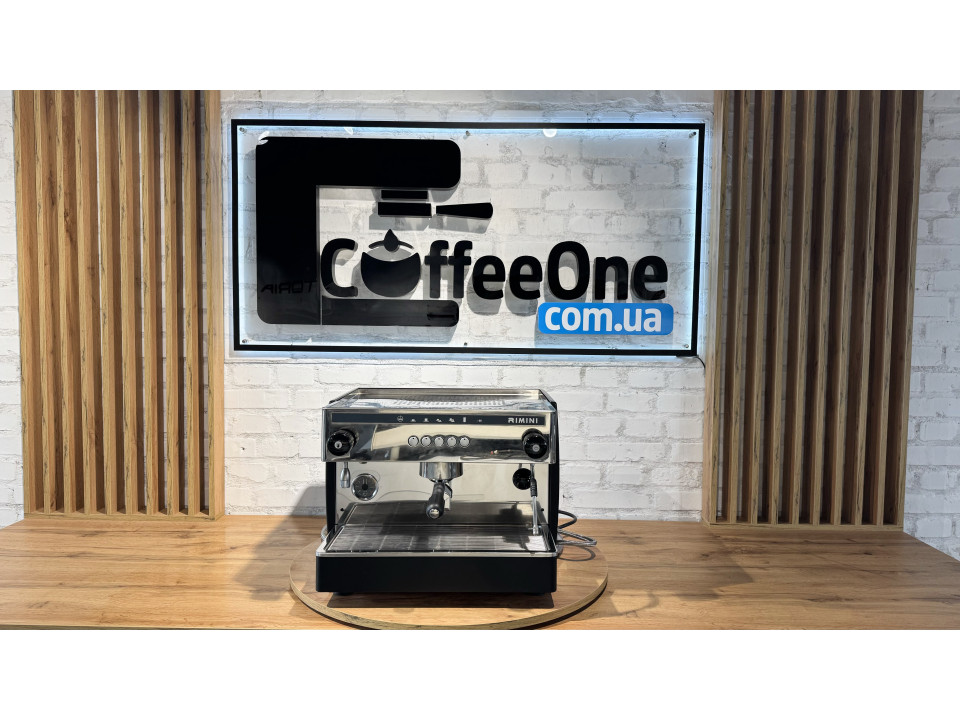 Aparat de cafea profesional pentru baruri si cafenele Quality Espresso Futurmat Rimini 1GR folosit