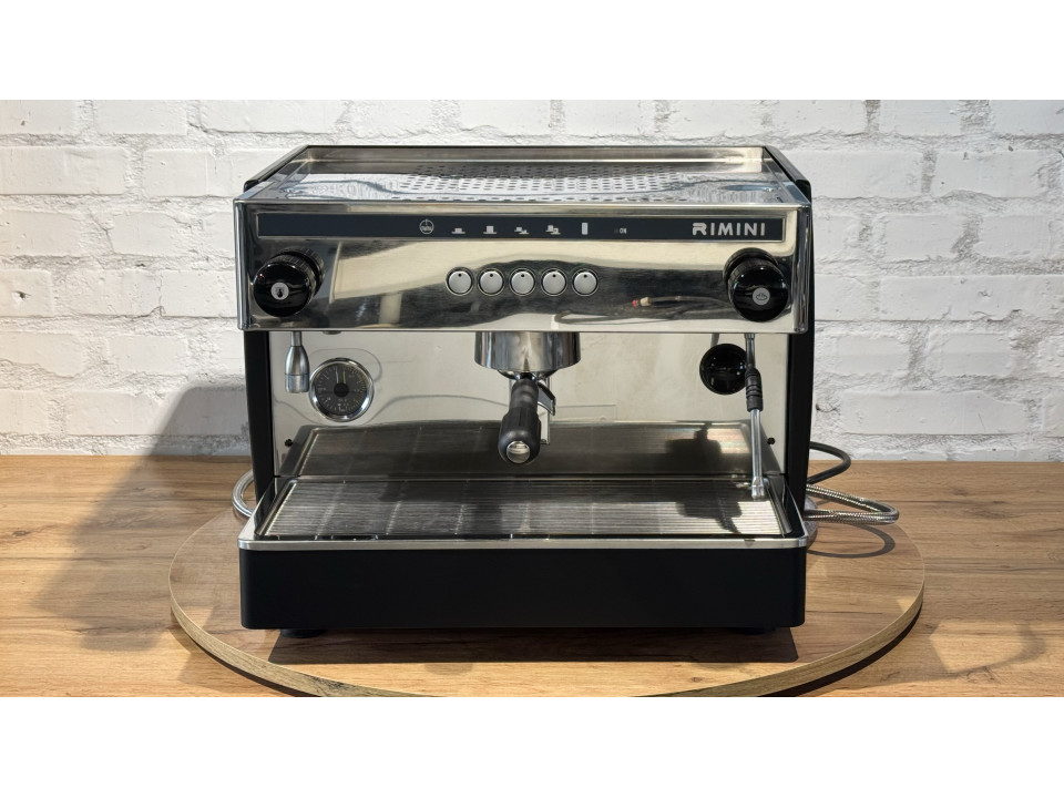 Aparat de cafea profesional pentru baruri si cafenele Quality Espresso Futurmat Rimini 1GR folosit