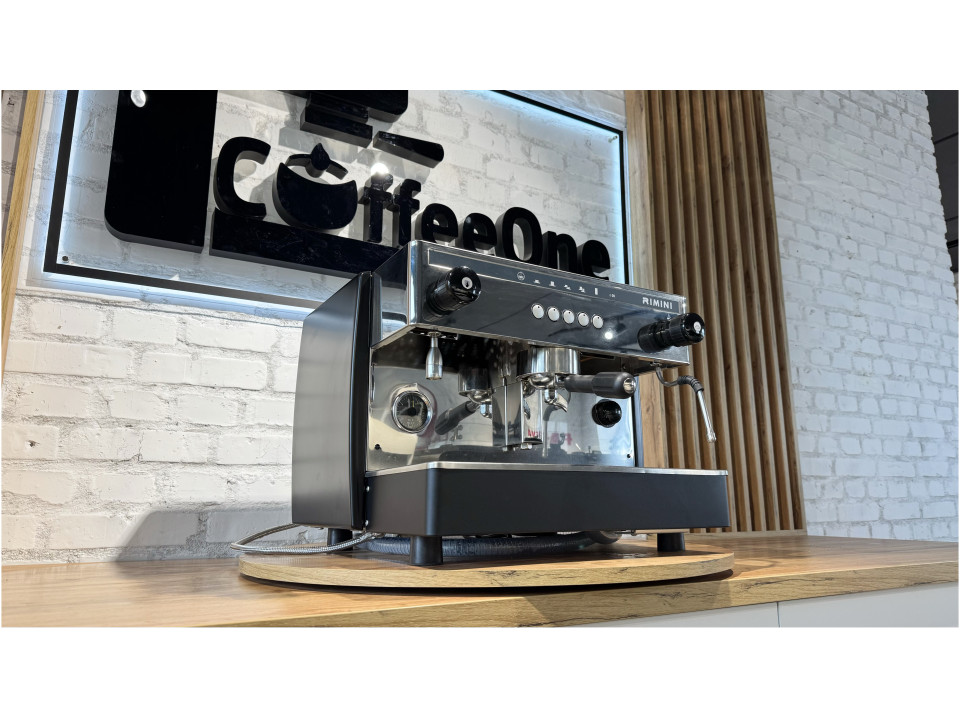 Aparat de cafea profesional pentru baruri si cafenele Quality Espresso Futurmat Rimini 1GR folosit