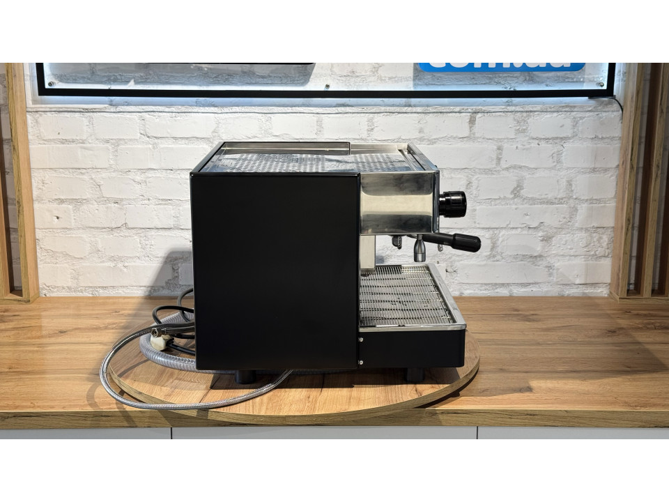 Aparat de cafea profesional pentru baruri si cafenele Quality Espresso Futurmat Rimini 1GR folosit