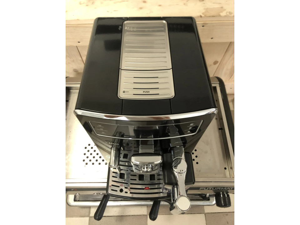 Automatyczny ekspres do kawy z funkcją automatycznego czyszczenia Philips-Saeco Xelsis Class Black