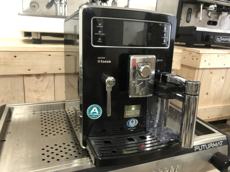 Automatyczny ekspres do kawy z funkcją automatycznego czyszczenia Philips-Saeco Xelsis Class Black
