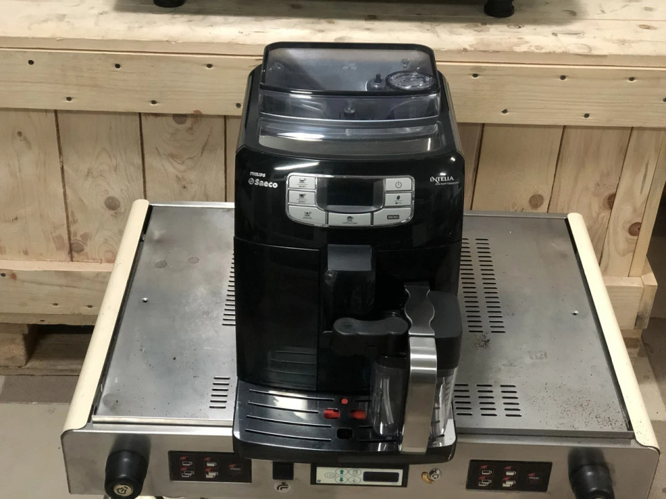 Cafetière automatique avec fonction de nettoyage automatique Saeco Incanto De Luxe