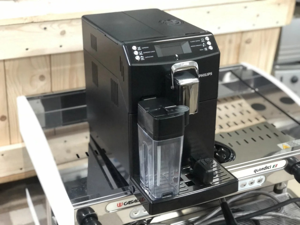 ماكينة صنع القهوة الأوتوماتيكية مع وظيفة التنظيف التلقائي Saeco Minuto 4000 One Touch Cappuccino
