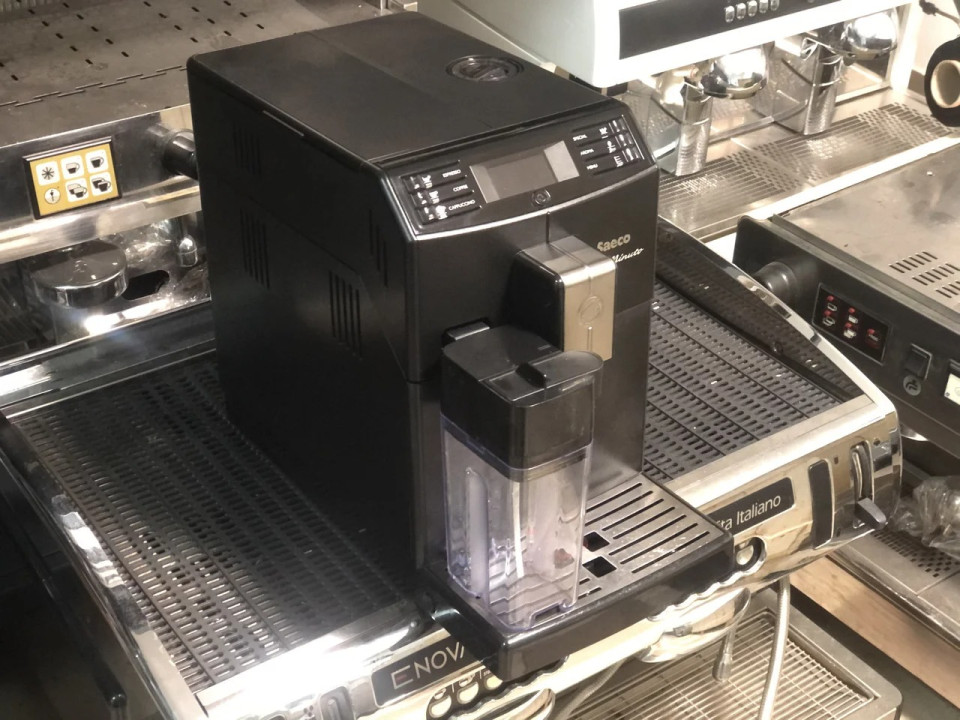 Automatický kávovar Saeco Minuto One Touch Cappuccino s funkciou automatického čistenia