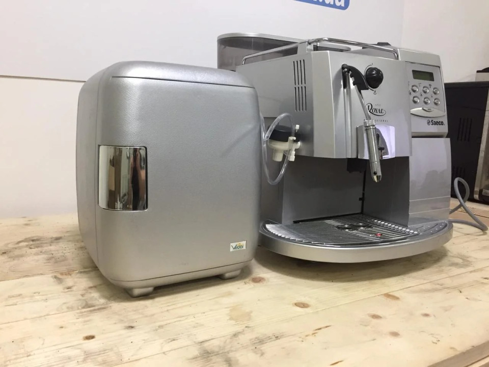 Automatische Kaffeemaschine mit automatischer Reinigungsfunktion Saeco Royal Professiona Redesign