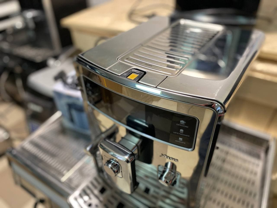 Filtrul de cafea automat Saeco Xelsis Digital cu functie de curatare automata