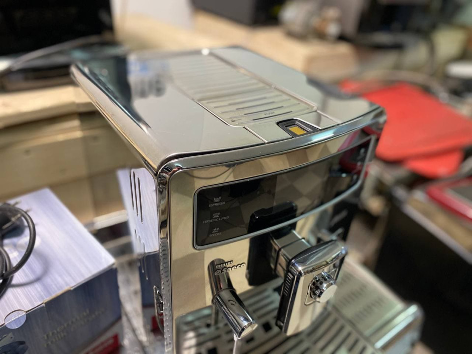 Filtrul de cafea automat Saeco Xelsis Digital cu functie de curatare automata