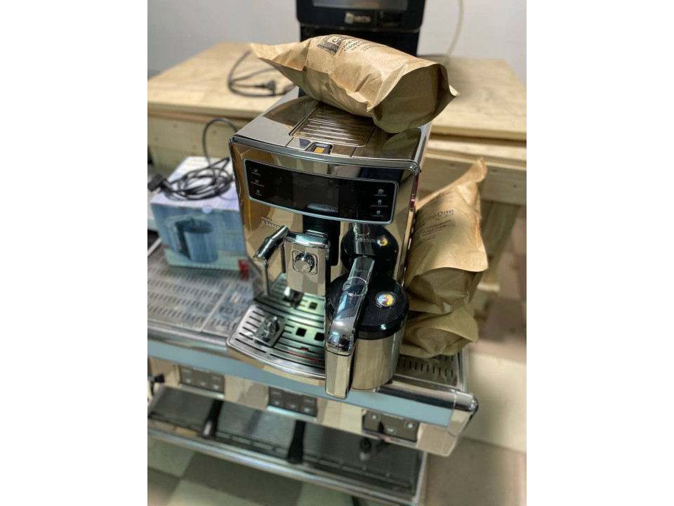Filtrul de cafea automat Saeco Xelsis Digital cu functie de curatare automata
