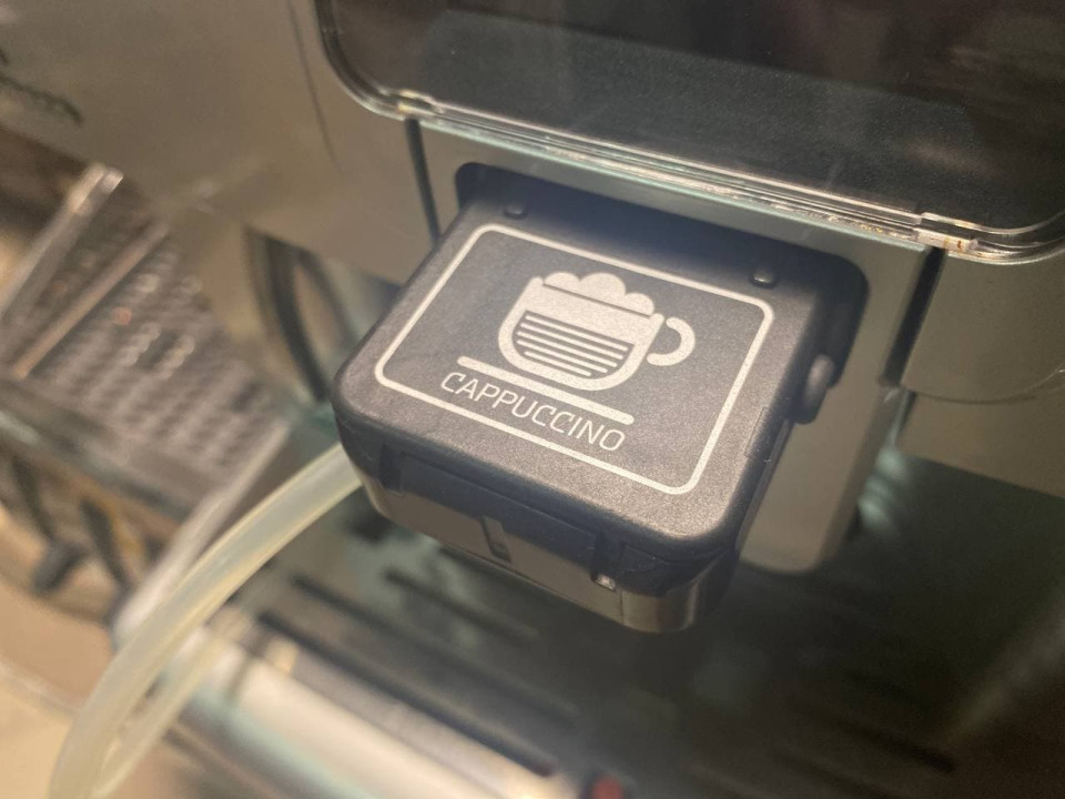Автоматическая кофемашина с функцией автоматической очистки Saeco Royal One Touch Cappuccino