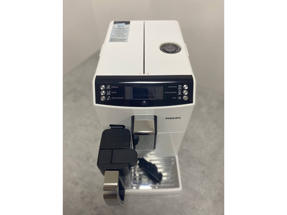 Automatický kávovar s funkcí automatického čištění Saeco Minuto One Touch Cappuccino White
