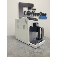 Automata kávéfőző Saeco Minuto One Touch Cappuccino White automata tisztító funkcióval — használt