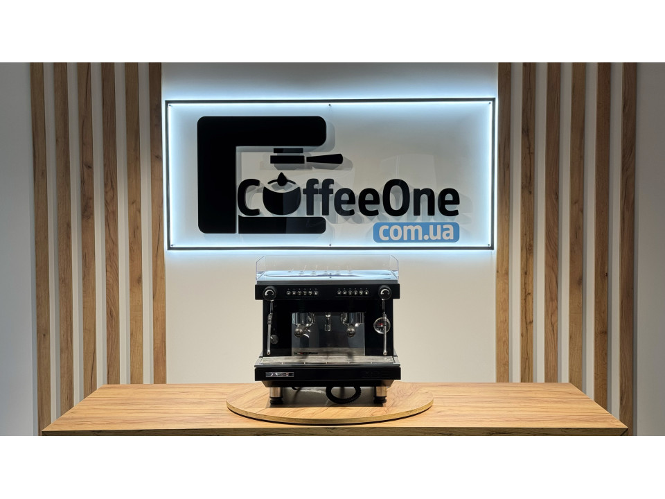 Professionele koffiemachine Sanremo ZOE Compact 2GR gebruikt