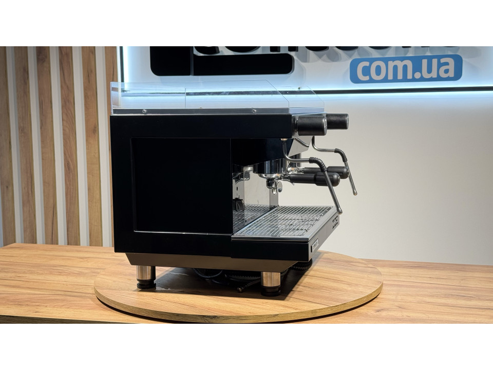 Professionele koffiemachine Sanremo ZOE Compact 2GR gebruikt