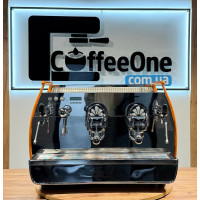 Professionele koffiemachine Victoria Arduino Adonis 2GR — gebruikt