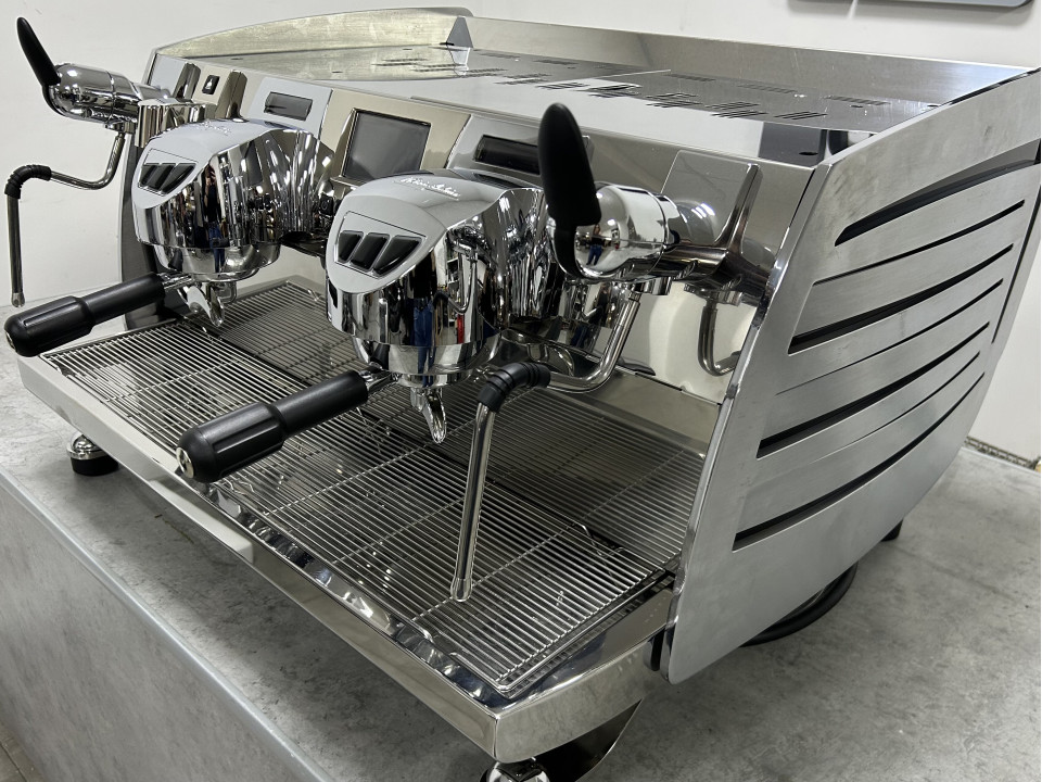Profesionálny kávovar Victoria Arduino Black Eagle VA388 Volumetric 2GR použitý