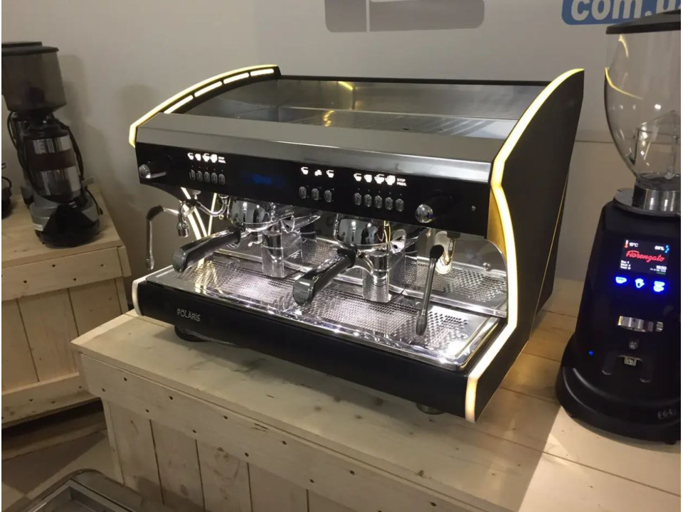 Професионална кафе машина за барове и кафенета Wega Polaris EVD втора употреба