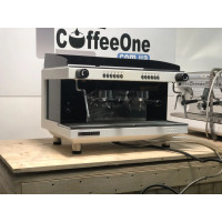 Професионална кафе машина за барове и кафенета Sanremo Zoe 2GR  $ 4