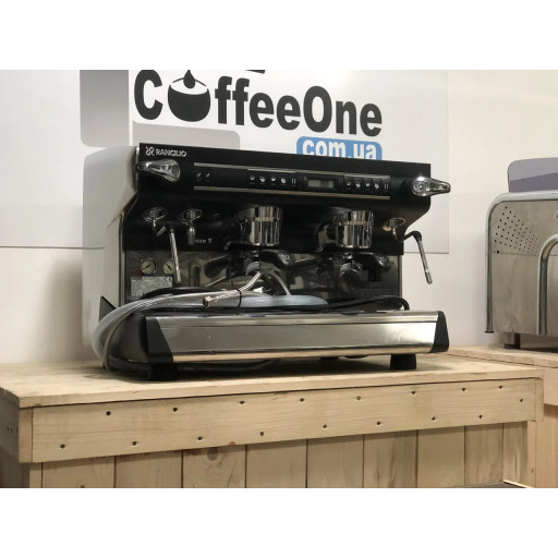 Profesionálny kávovar Rancilio Classe 9 USB A2 pre bary a kaviarne — použité