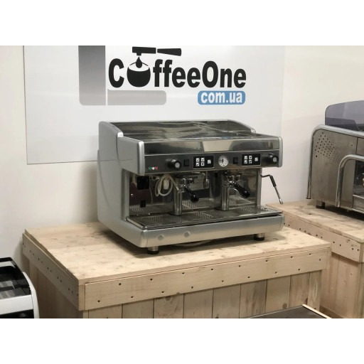 Профессиональная кофемашина Wega Atlas Cappuccino 2GR для баров и кафе — б/у
