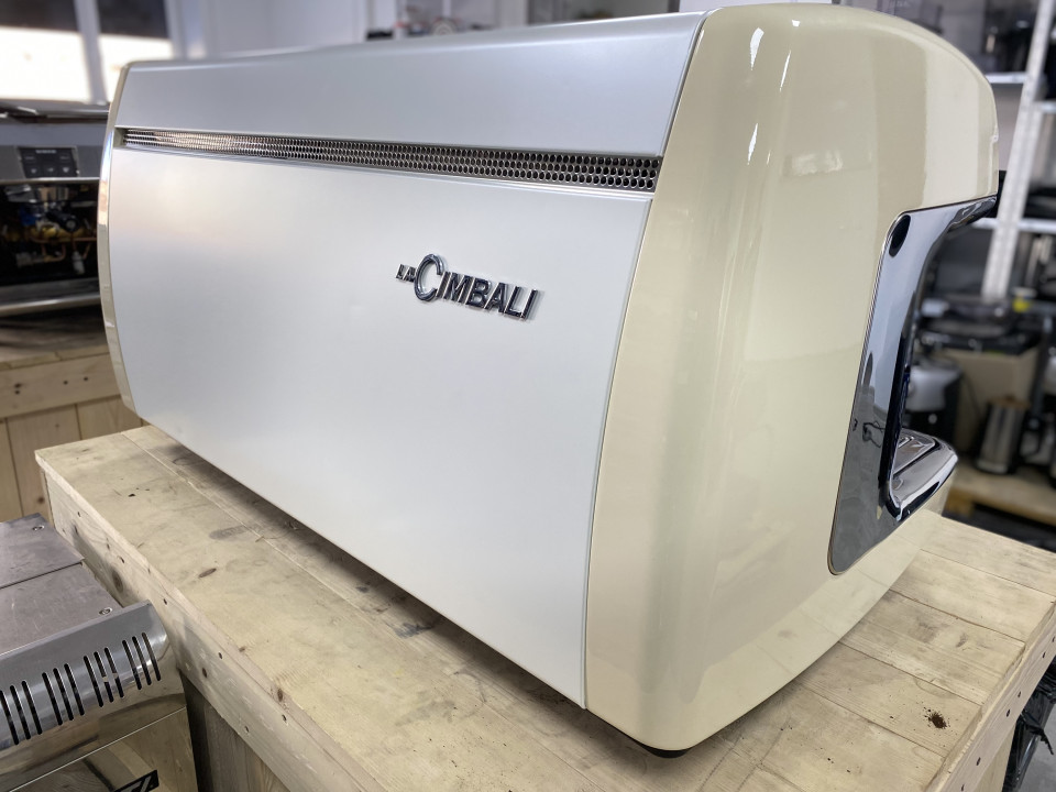 Професионална кафемашина за барове и кафенета La Cimbali M39 3GR Dosatron 