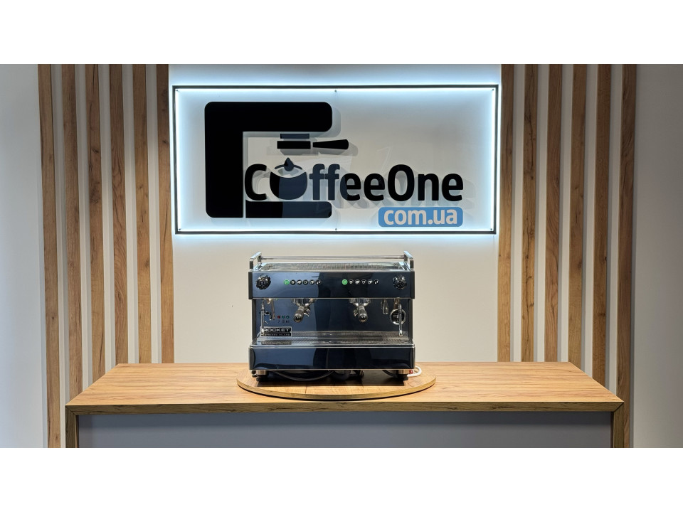 Gebruikte professionele Rocket Boxer 2GR koffiemachine voor bars en cafés